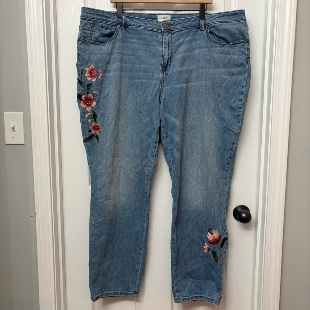 Light Wash Floral Embroidered Boyfriend Jeans | Caslon 24W